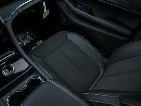 New 2025 Jeep Grand Cherokee L Altitude image 27