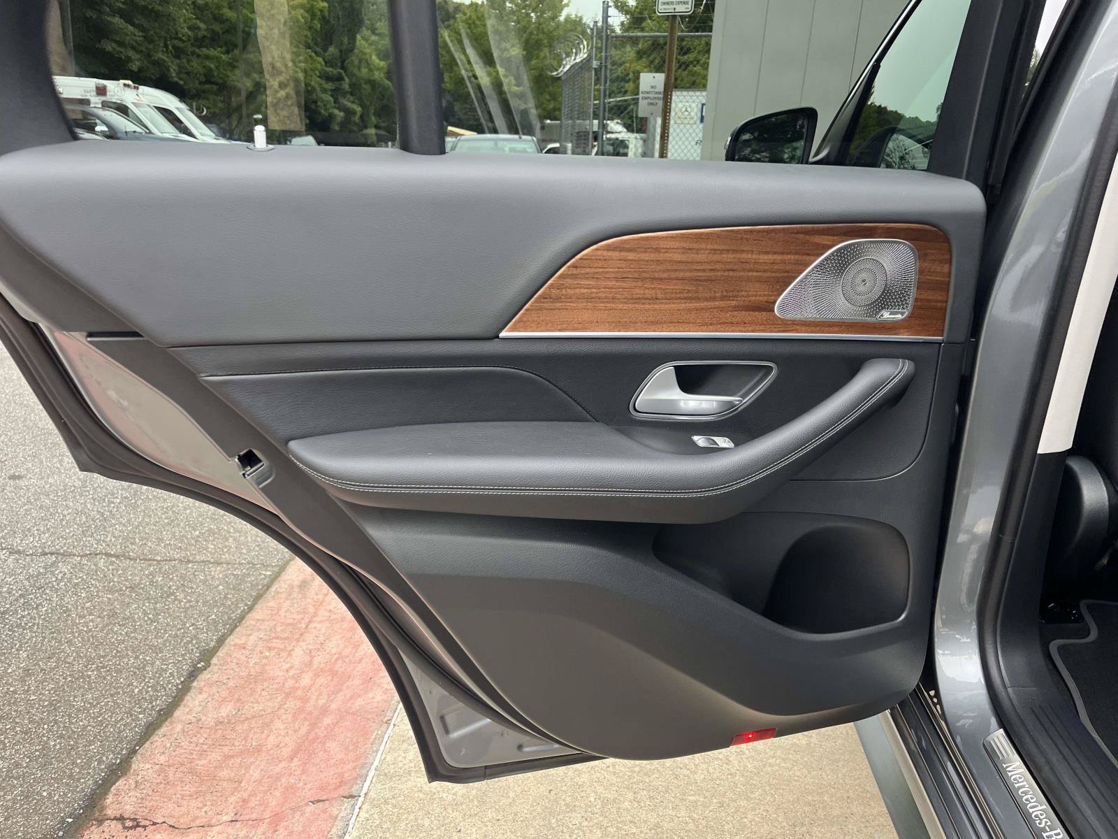 Certified 2025 Mercedes-Benz GLE 350 4MATIC image 42