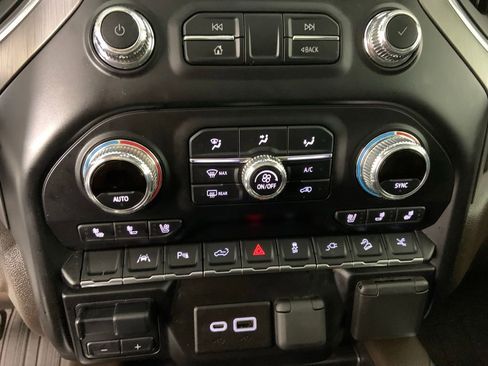 Used 2022 GMC Sierra 1500 Denali w/ Denali Premium Package image 16