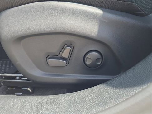 New 2025 Jeep Compass Latitude w/ Sun & Sound Group image 16