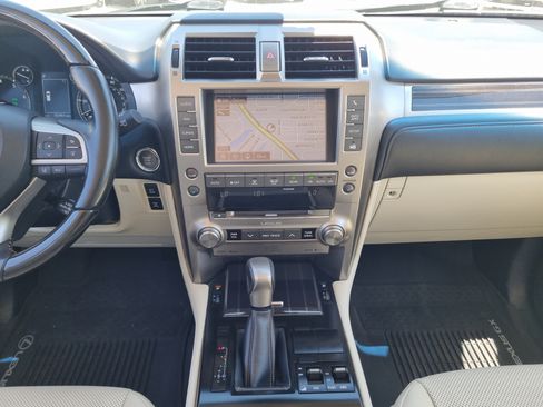 Used 2021 Lexus GX 460 Premium w/ Accessory Package AWD/4WD image 16