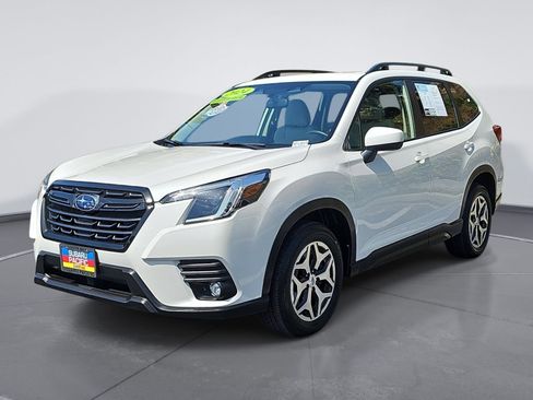 Certified 2024 Subaru Forester Premium AWD/4WD image 7