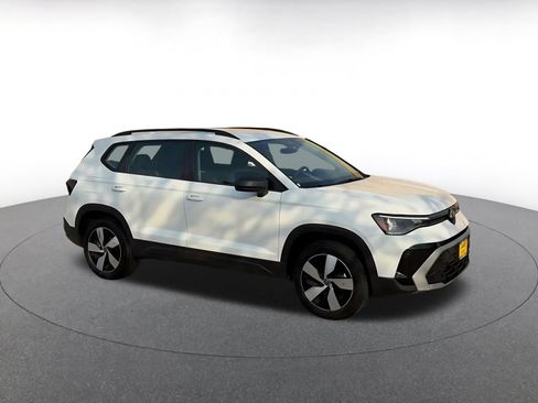 Used 2026 Volkswagen Taos S AWD/4WD image 2