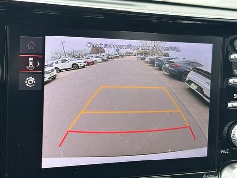 Used 2023 Kia Sorento LX image 17