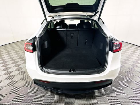 Used 2021 Tesla Model Y 2WD image 30