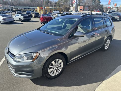Used 2016 Volkswagen Golf S image 4