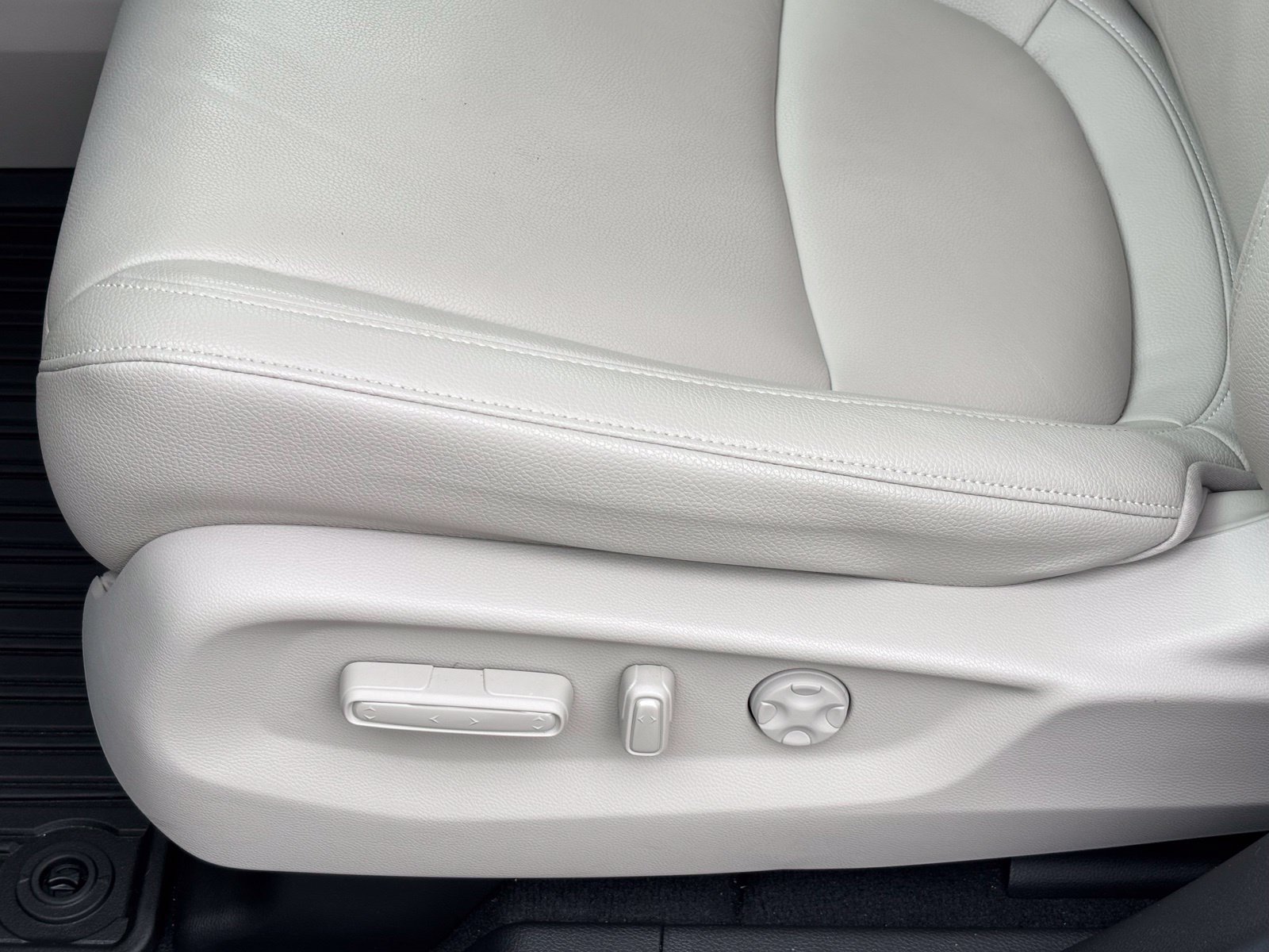 Used 2026 Honda Odyssey EX-L image 14
