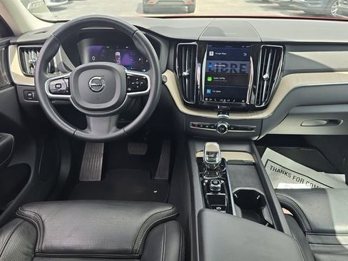 Used 2022 Volvo XC60 B5 Inscription image 12