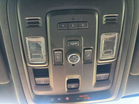 Used 2021 Chevrolet Suburban High Country w/ Premium Package AWD/4WD image 22