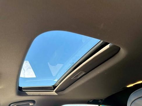Certified 2025 Buick Envista Avenir FWD image 18