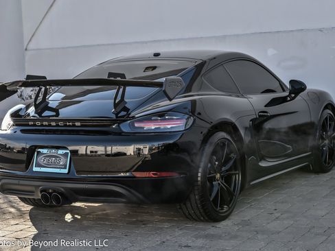 Used 2025 Porsche 718 Cayman image 12