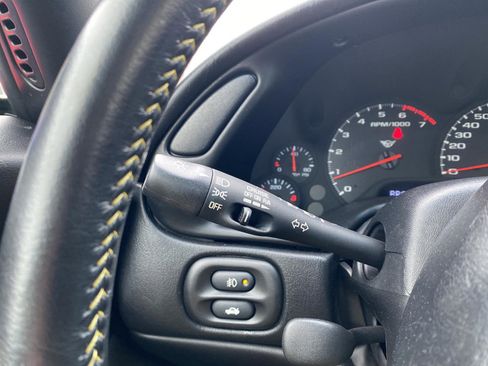 Used 1998 Chevrolet Corvette Convertible w/ Memory Pkg image 24