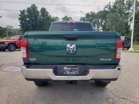 Used 2024 RAM 2500 Tradesman w/ Chrome Appearance Group AWD/4WD image 4