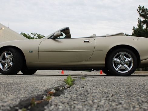 Used 1999 Jaguar XK8 Convertible RWD image 22