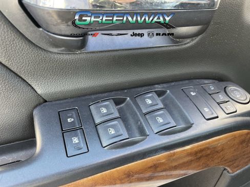 Used 2019 Chevrolet Silverado 2500 High Country w/ Duramax Plus Package AWD/4WD image 18