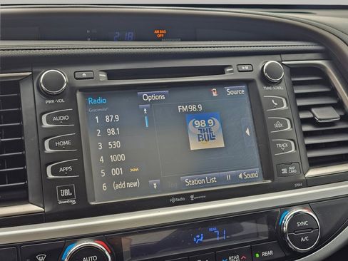 Used 2015 Toyota Highlander Limited Platinum AWD/4WD image 6