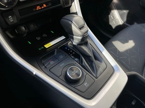 Used 2024 Toyota RAV4 XLE image 19