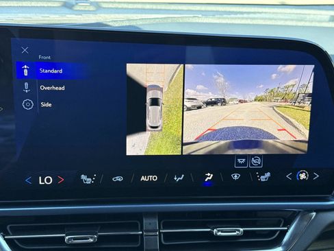 Used 2025 Chevrolet Equinox EV LT w/ Convenience Package image 26