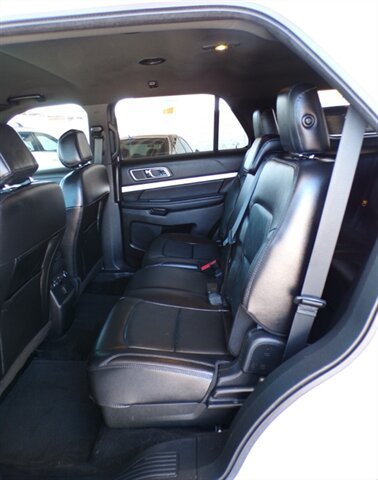 Used 2017 Ford Explorer XLT w/ Equipment Group 202A FWD image 16