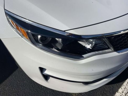 Used 2016 Kia Optima LX FWD image 2