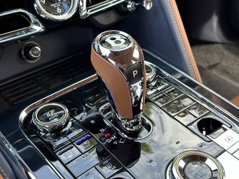 New 2024 Bentley Flying Spur W12 image 27