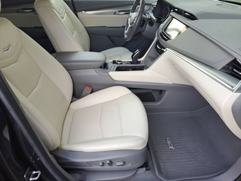 Used 2020 Cadillac XT5 Premium Luxury FWD image 14