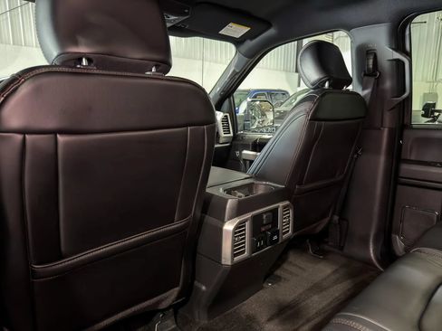 Used 2018 Ford F150 Platinum w/ FX4 Off-Road Package AWD/4WD image 10