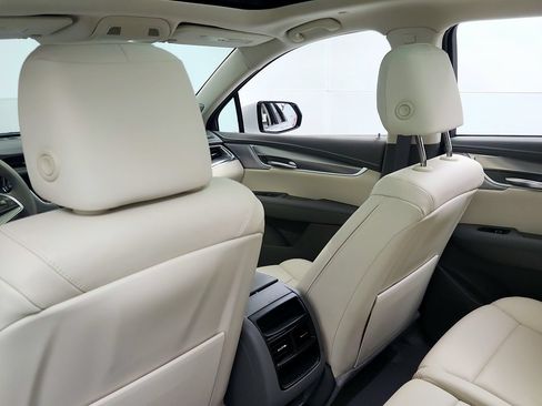 Certified 2024 Cadillac XT5 Premium Luxury w/ LPO, Floor Liner Package AWD/4WD image 25