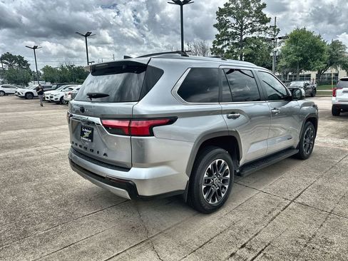 Used 2024 Toyota Sequoia Limited AWD/4WD image 11