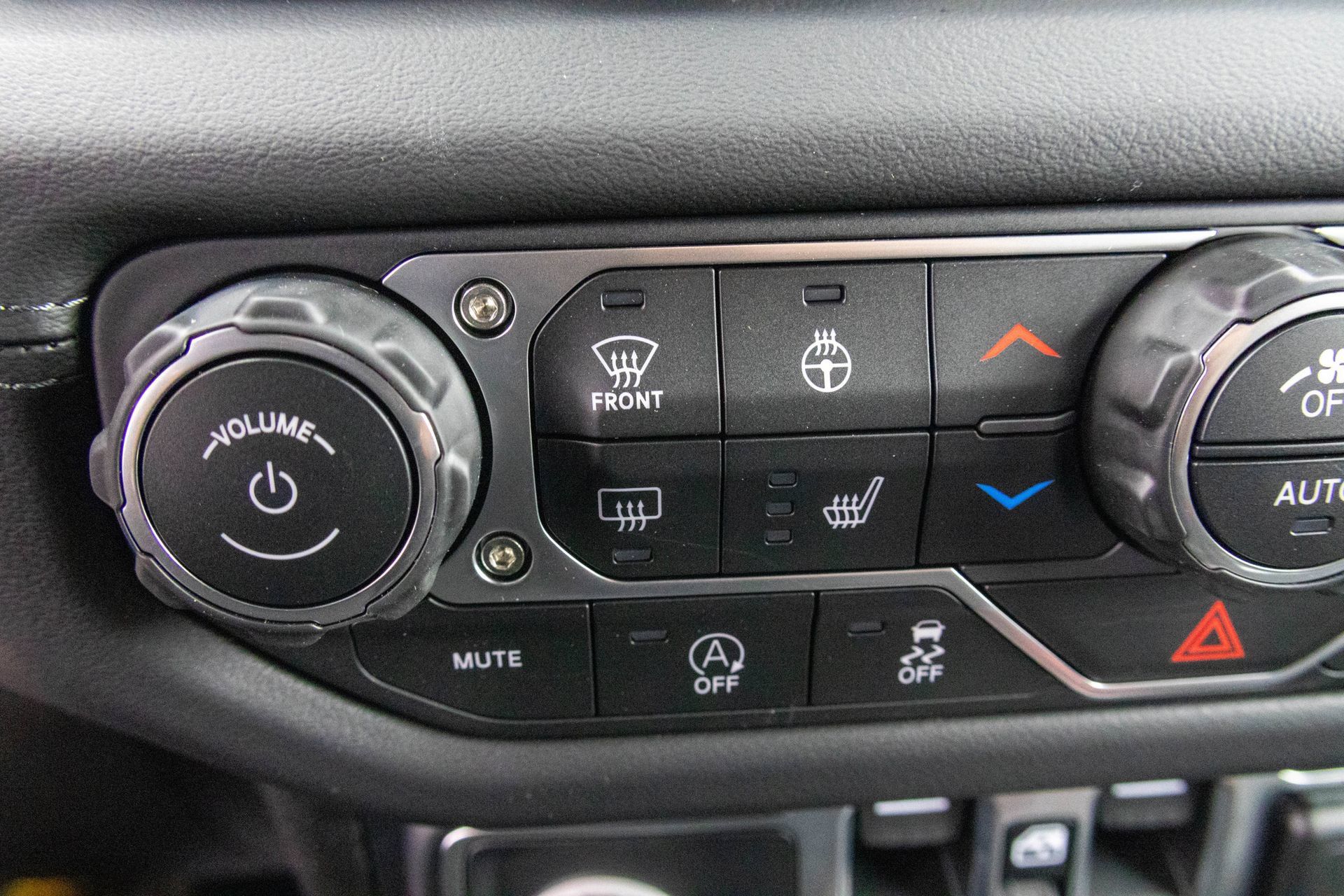 New 2026 Jeep Wrangler Unlimited Sahara AWD/4WD image 21