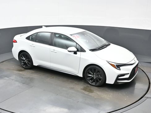 Used 2024 Toyota Corolla SE FWD image 33