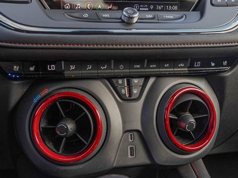 Used 2022 Chevrolet Blazer RS w/ Enhanced Convenience Package image 19