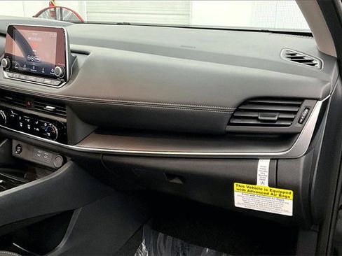 New 2025 Nissan Rogue S image 31