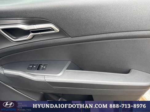 Used 2026 Kia Sportage LX FWD image 17