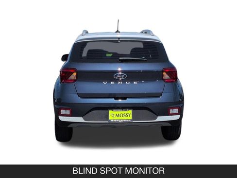 Used 2024 Hyundai Venue Limited image 9