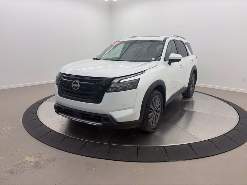 Used 2025 Nissan Pathfinder SL w/ SL Premium Package AWD/4WD image 7