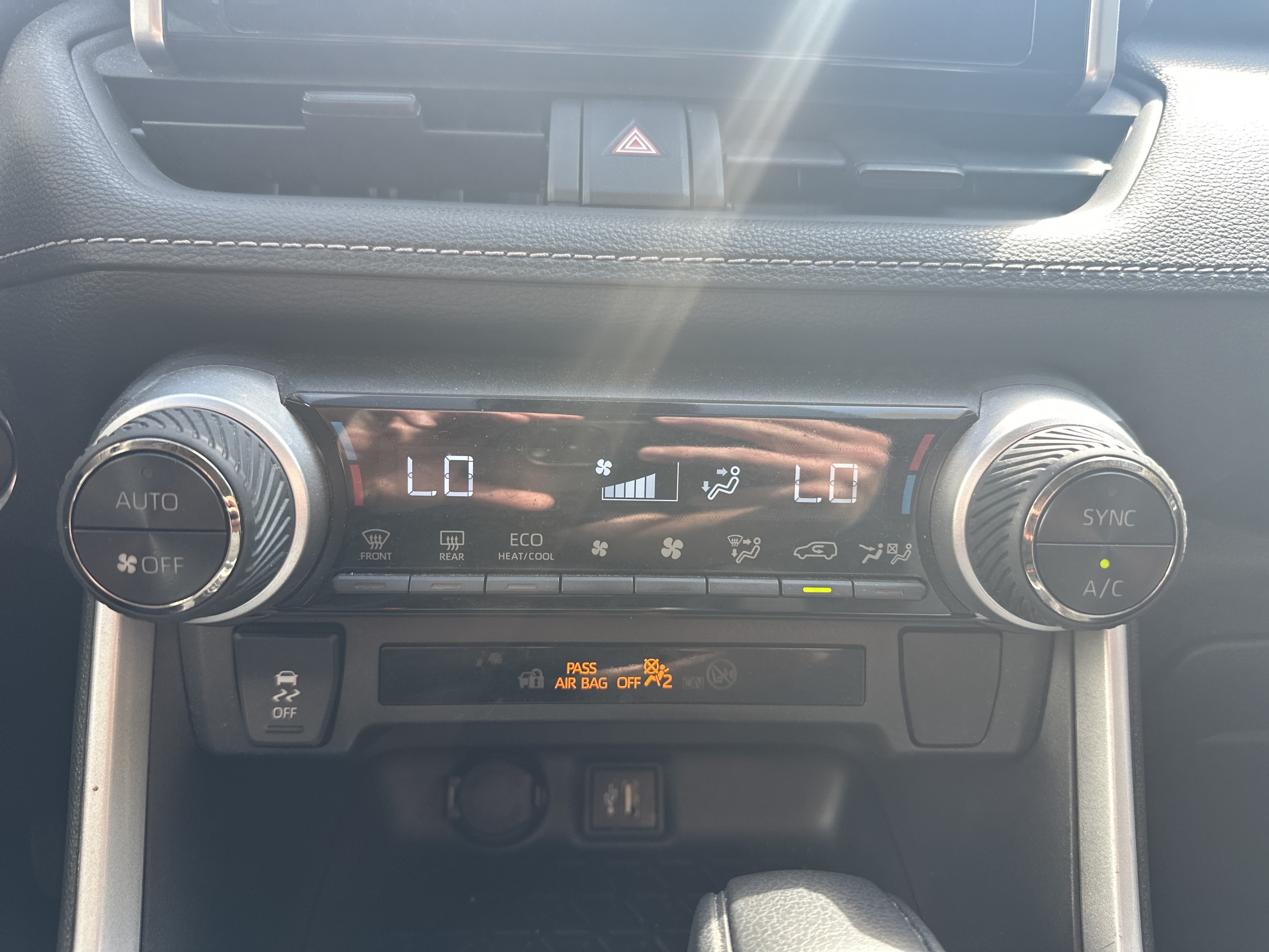 Used 2025 Toyota RAV4 XLE AWD/4WD image 37