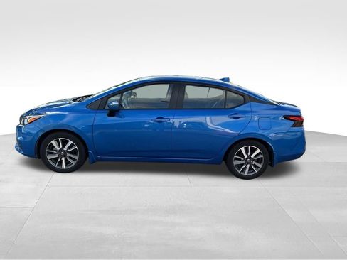 Used 2020 Nissan Versa SV FWD image 2