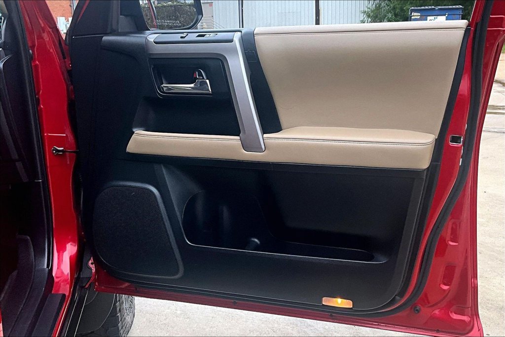 Used 2016 Toyota 4Runner SR5 Premium AWD/4WD image 25