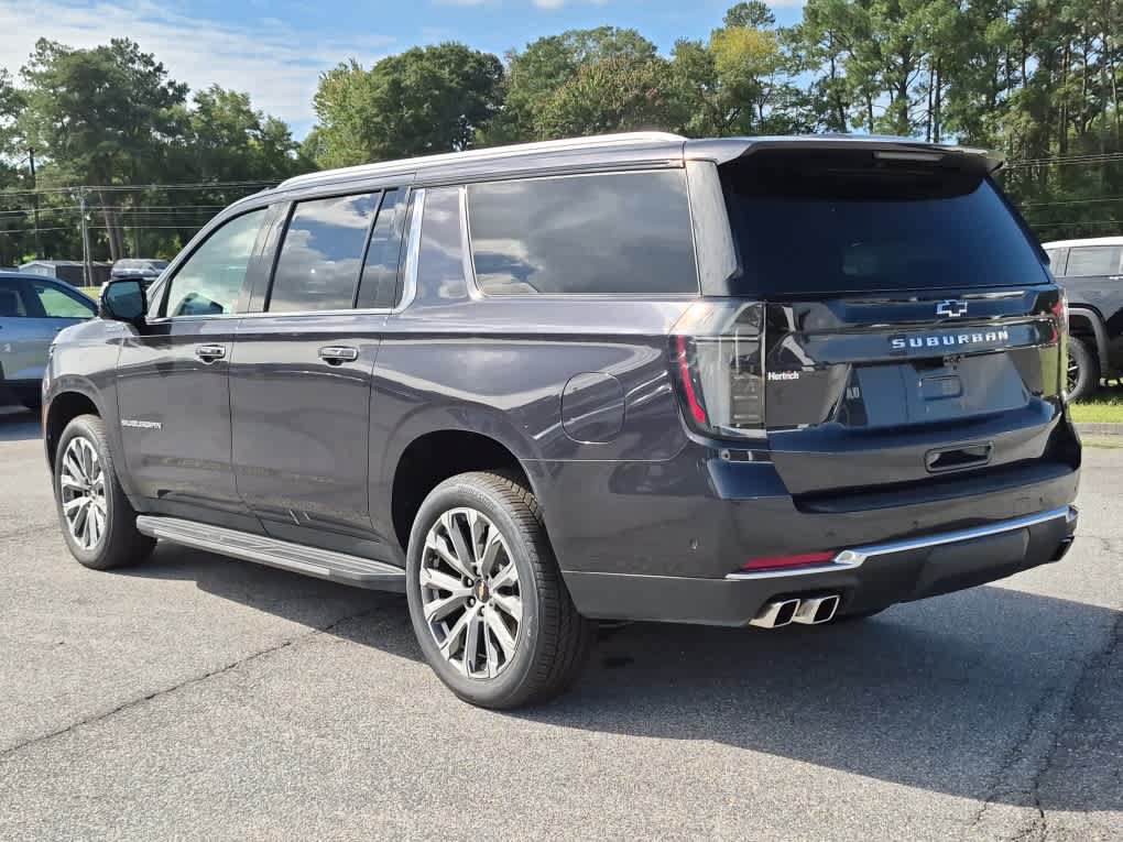 Used 2025 Chevrolet Suburban High Country AWD/4WD image 6