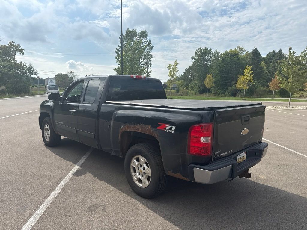 Used 2009 Chevrolet Silverado 1500 LT w/ Power Pack Plus AWD/4WD image 3