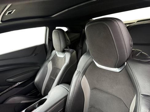Used 2022 Chevrolet Camaro LT w/ RS Package RWD image 10