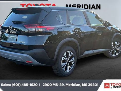 Used 2023 Nissan Rogue SV image 11