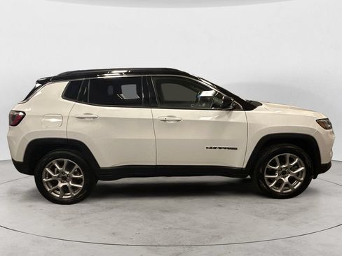 Used 2025 Jeep Compass Limited AWD/4WD image 6