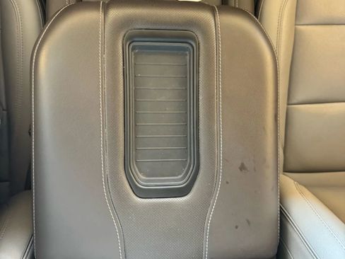 Used 2021 GMC Yukon XL SLT w/ Rear Media and Nav Package image 15