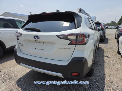 Used 2023 Subaru Outback Limited AWD/4WD image 6