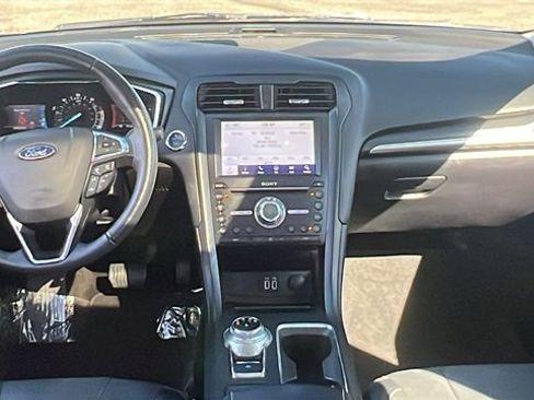 Used 2020 Ford Fusion Energi Titanium image 23