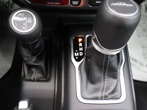Used 2025 Jeep Gladiator Rubicon AWD/4WD image 22