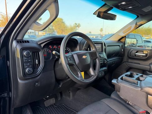 Used 2020 Chevrolet Silverado 1500 Custom AWD/4WD image 19