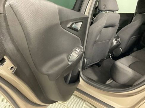 Used 2024 Chevrolet Malibu LT image 12